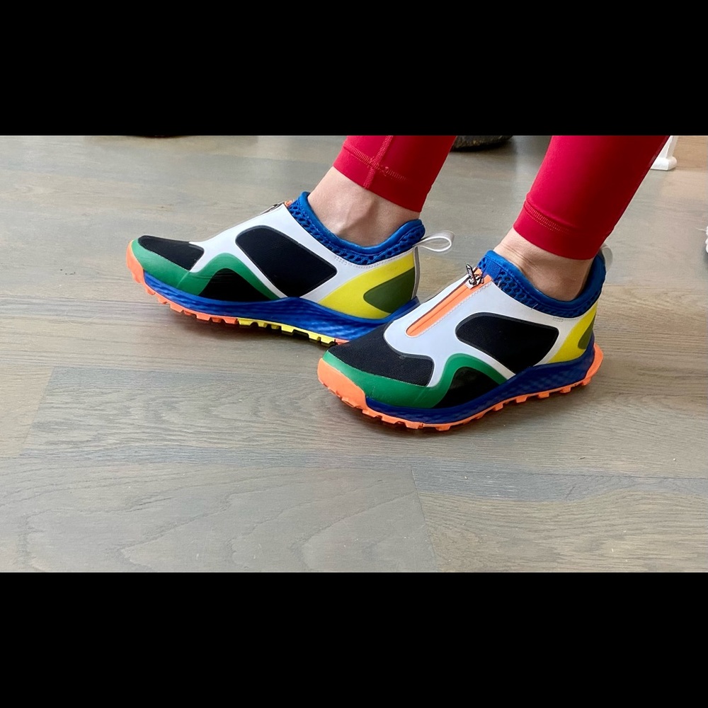 Sport shoes, running